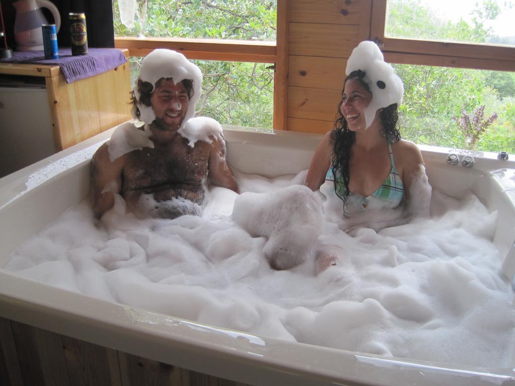 Spa In The Woods - B&B In Amirim Chambre photo