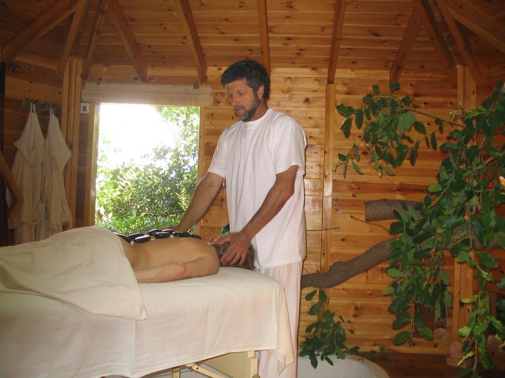 Spa In The Woods - B&B In Amirim Extérieur photo