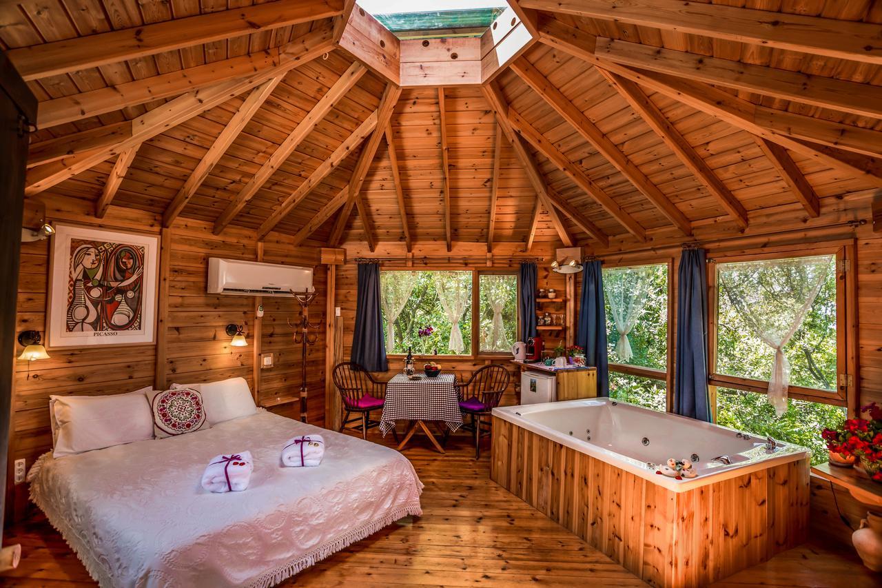 Spa In The Woods - B&B In Amirim Extérieur photo